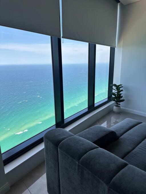 Ocean Surfers Paradise Apartment