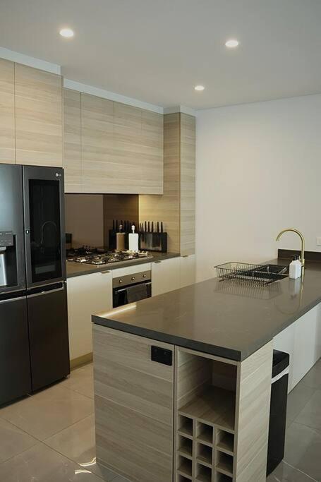 Apartment Ocean Surfers Paradise