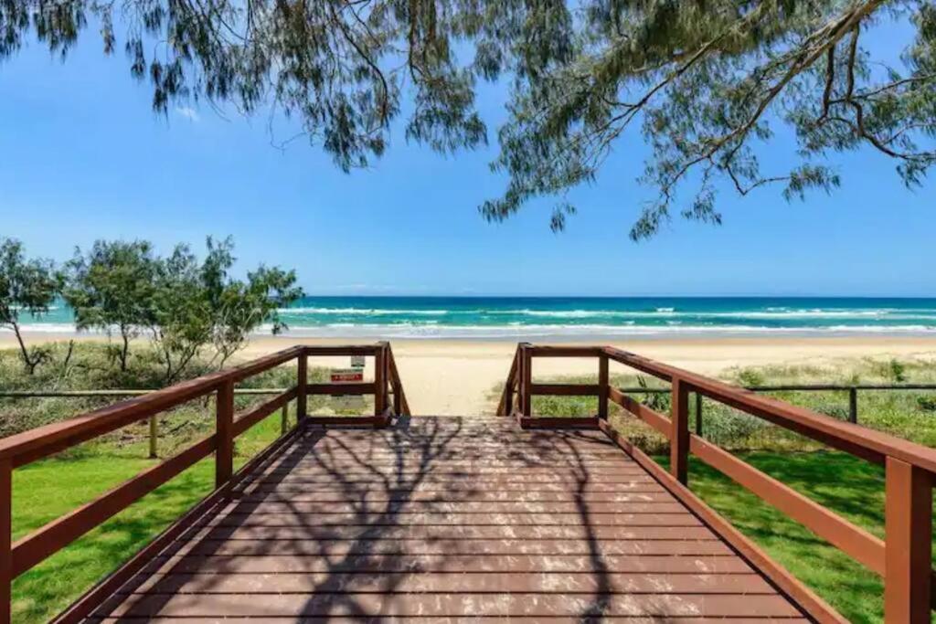 Ocean Surfers Paradise *