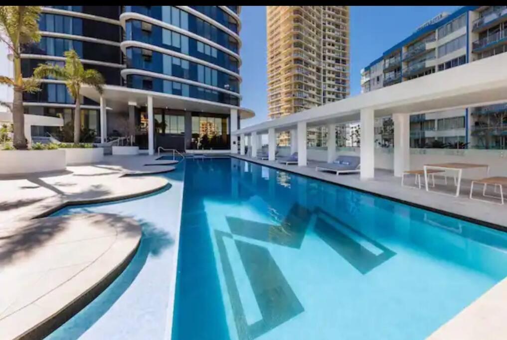 Ocean Surfers Paradise