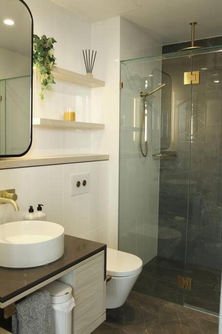 Apartment Ocean Surfers Paradise