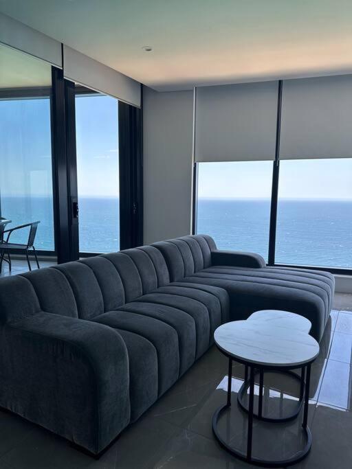 Ocean Surfers Paradise Apartment