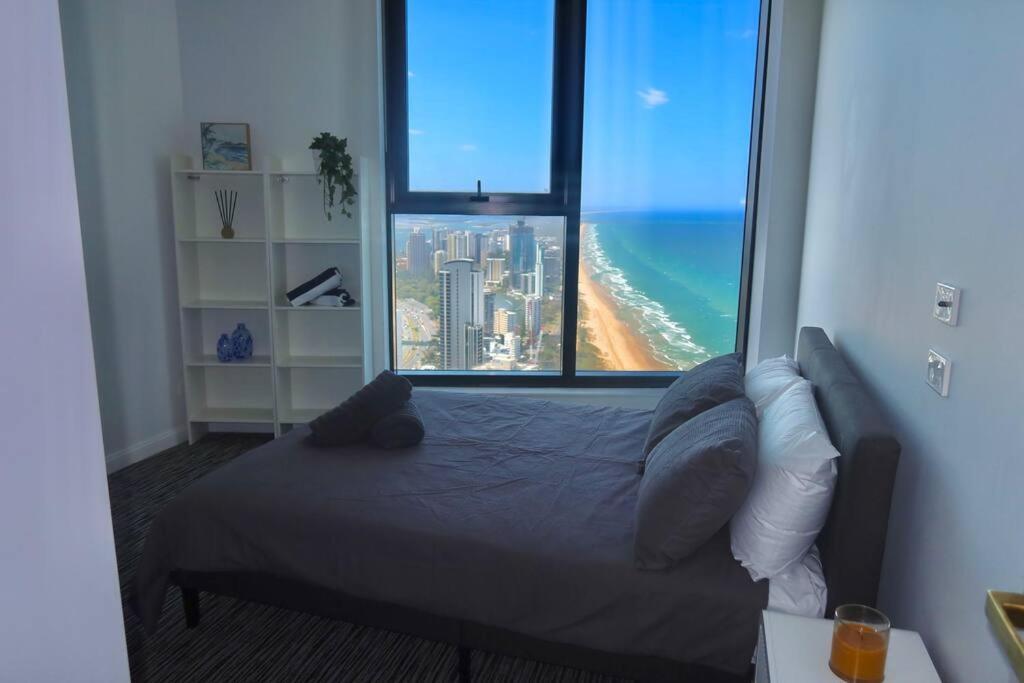 Ocean Surfers Paradise * Gold Coast
